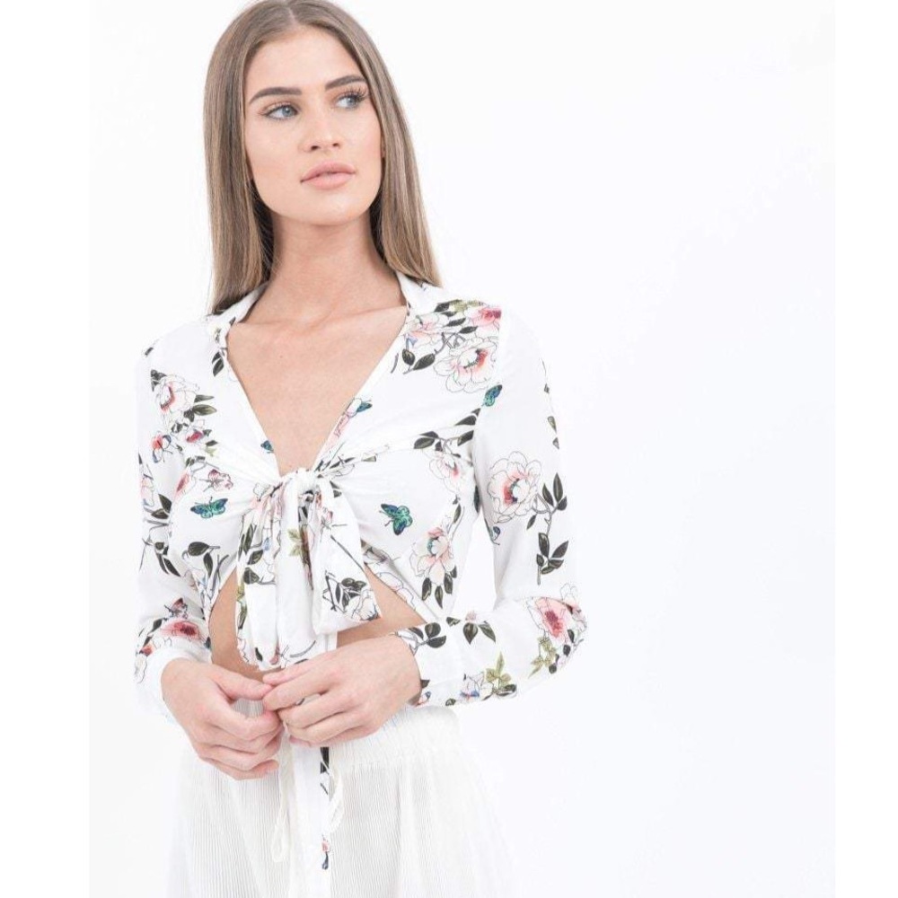 ✨Floral Front Tie Top✨